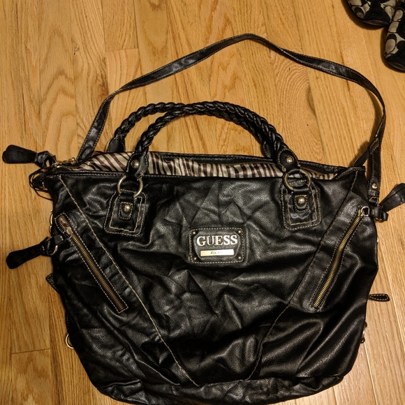 guess black leather shoulder bag